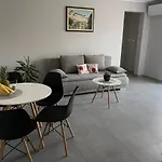 Apartament House *