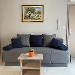 Apartament House *